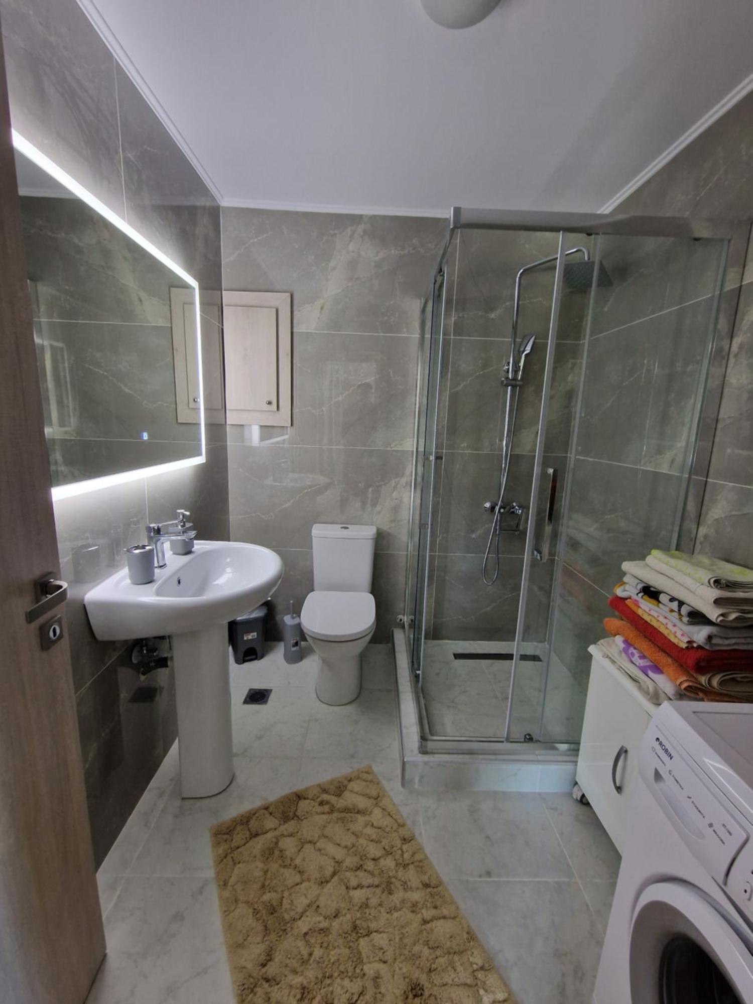 Konstantinos Apartment Néa Mudaniá Kültér fotó